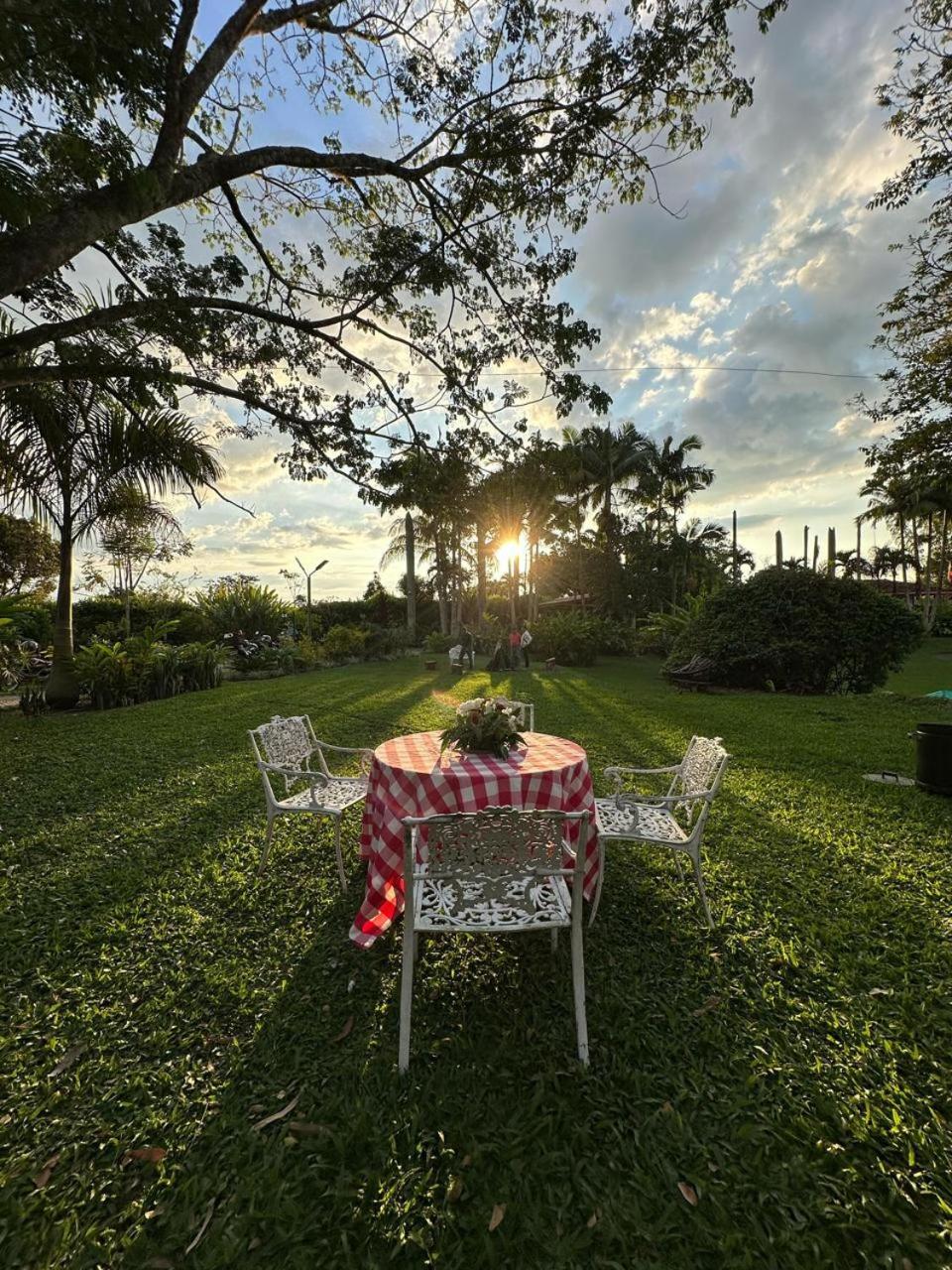 El Percal Hacienda Hotel 蒙特内哥罗 外观 照片