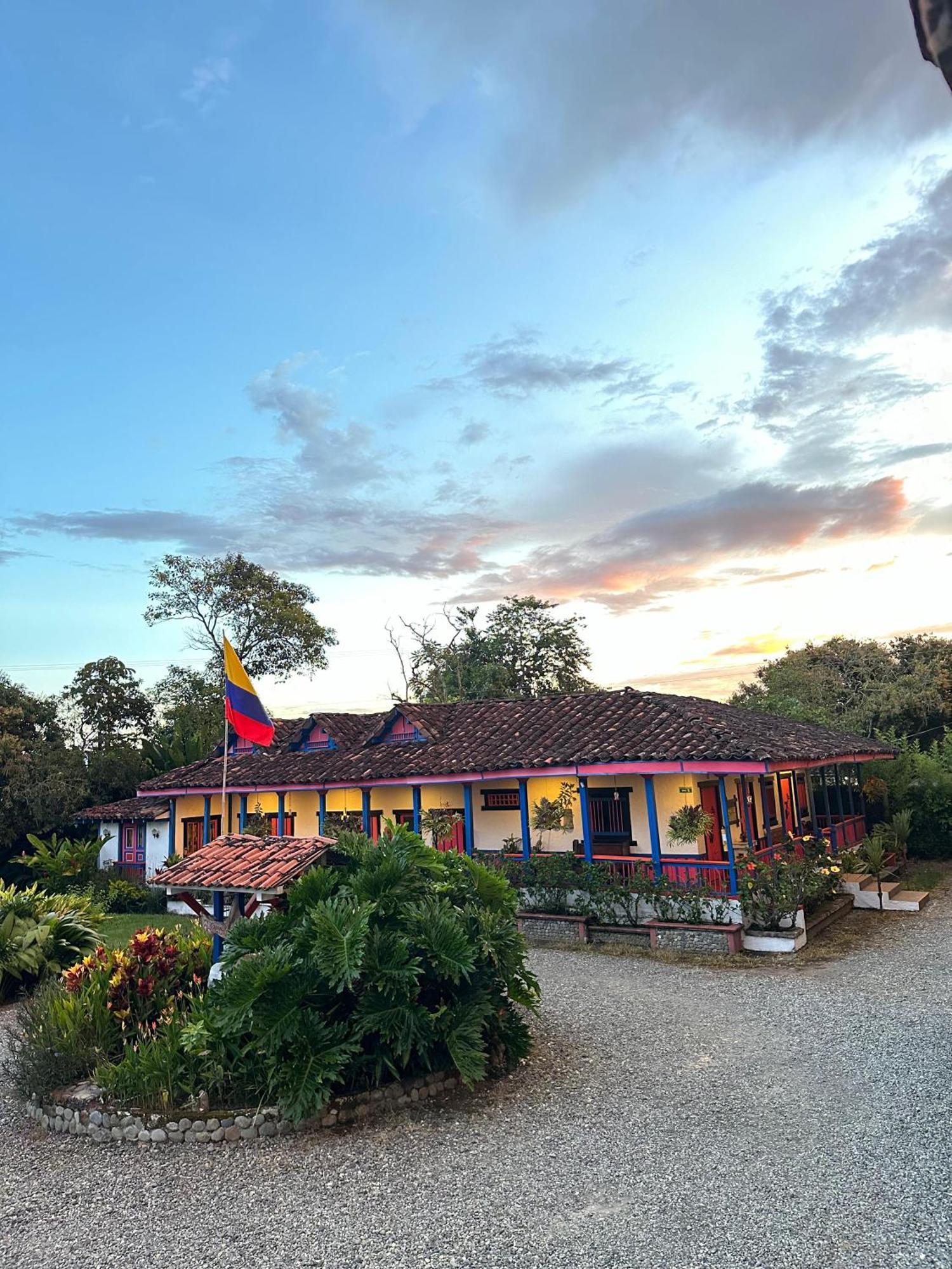 El Percal Hacienda Hotel 蒙特内哥罗 外观 照片